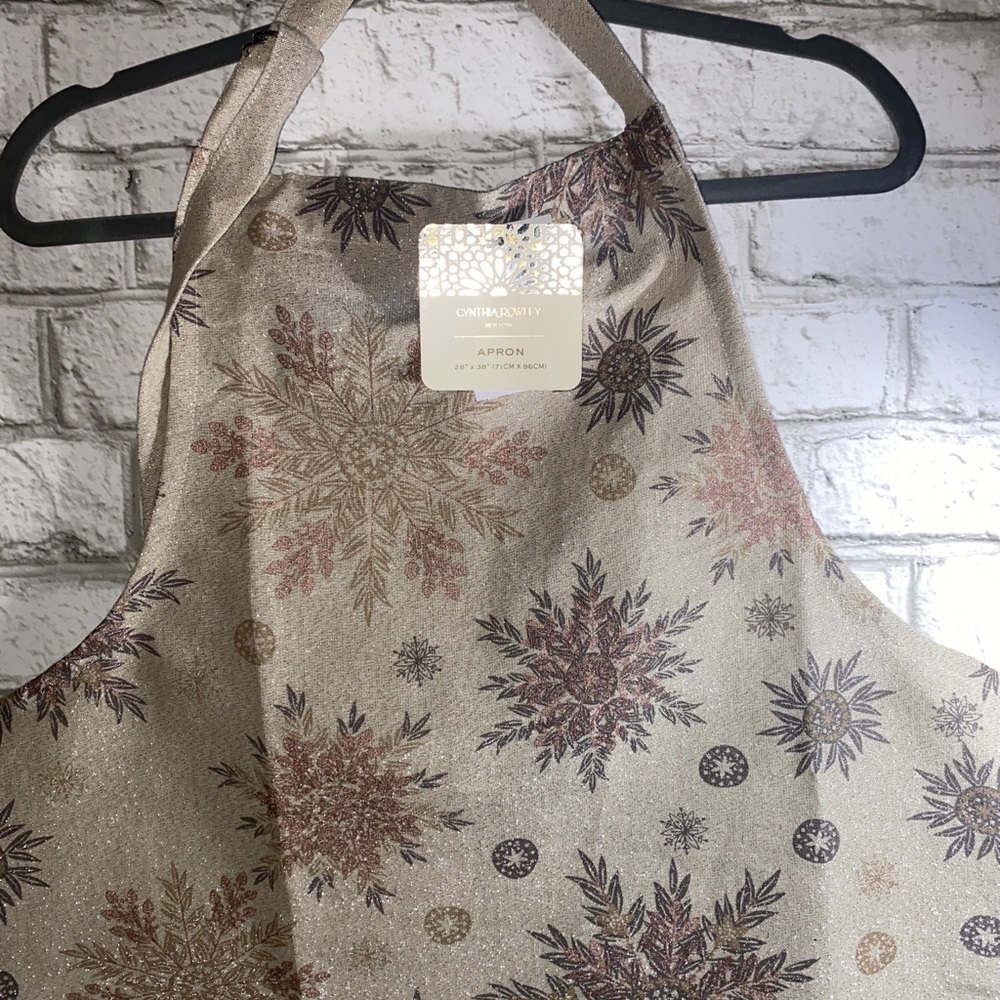 Cynthia Rowley - Apron , Christmas silver / gold / gray pink shimmery material.